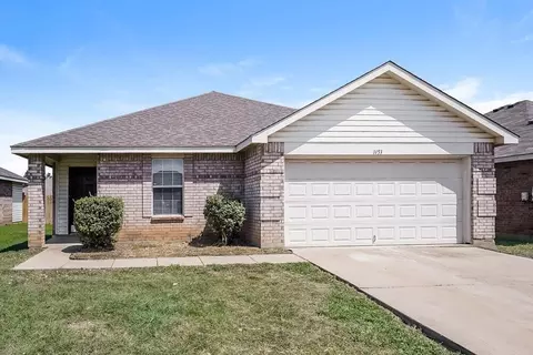1453 Castle Ridge Rd, Fort Worth, TX 76140