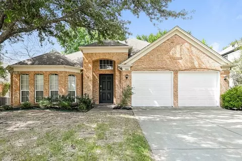 508 Glenwood Dr, Burleson, TX 76028