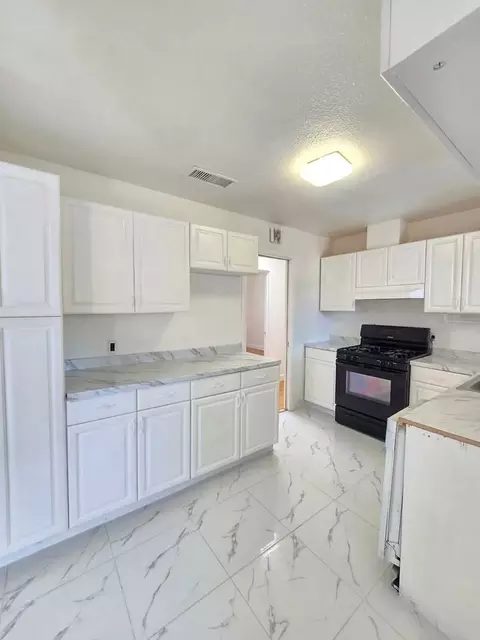 44221 4th St E, Lancaster, CA 93535 photo 8