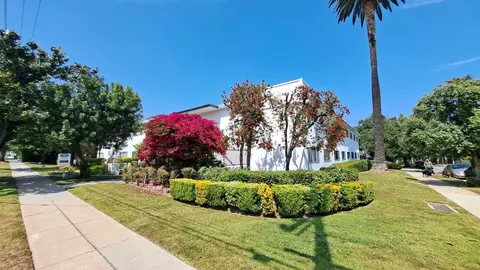 100 S Altadena Dr, Pasadena, CA 91107