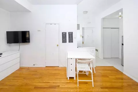 215 E 95 St # B, New York, NY 10128