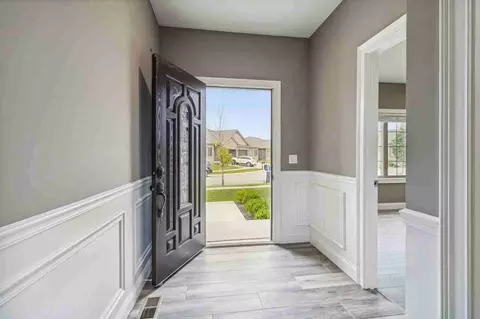 1243 Main Gate Dr, Davison, MI 48423 photo 5