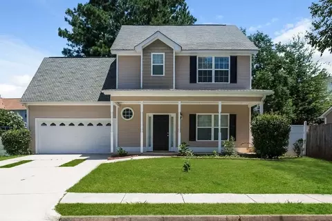 64 Crescent St, Newnan, GA 30265