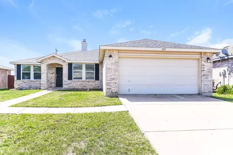 1505 Queen Annes Dr, Burleson, TX 76028