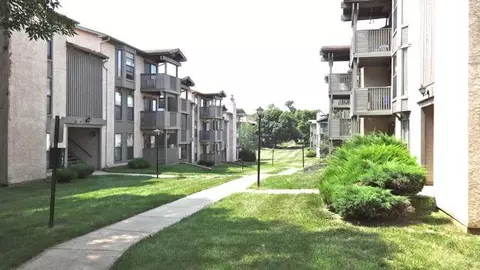 5000 N Oak Trfy, Kansas City, MO 64118