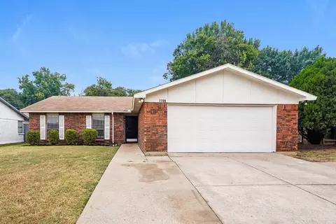 7709 Landmark Ridge St, Fort Worth, TX 76133