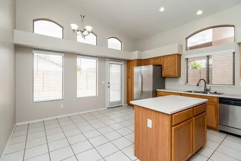 10036 E Capri Ave, Mesa, AZ 85208 photo 5