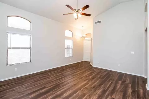 10036 E Capri Ave, Mesa, AZ 85208 photo 2