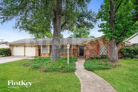 1424 Wreyhill Dr, Hurst, TX 76053