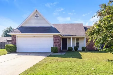 8037 Green Valley Cv, Southaven, MS 38671