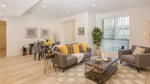 11269 Camarillo St #405, Los Angeles, CA 91602