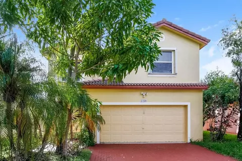 1230 NW 192nd Ter, Pembroke Pines, FL 33029