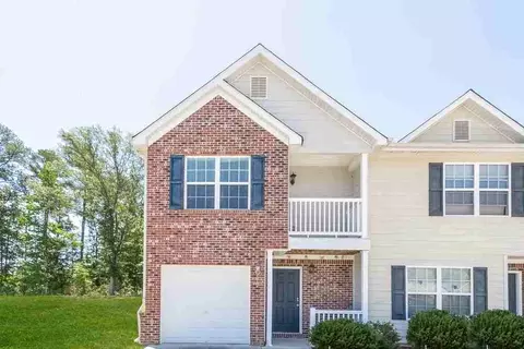 1752 Old Dogwood, Jonesboro, GA 30238