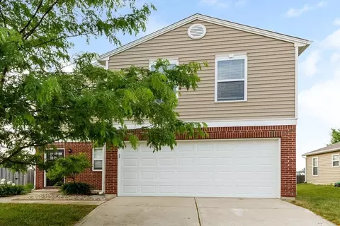 924 Bentgrass Dr, Greenwood, IN 46143