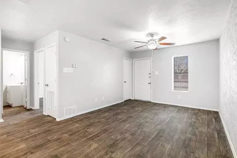 1432 S Dink St, Mabank, TX 75147