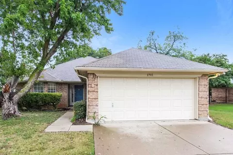 1701 Gainsborough Way, Fort Worth, TX 76134