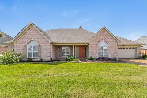 7389 Ivy Trails Cv, Olive Branch, MS 38654