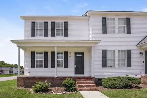 101 Mayfair Ct, Clayton, NC 27520