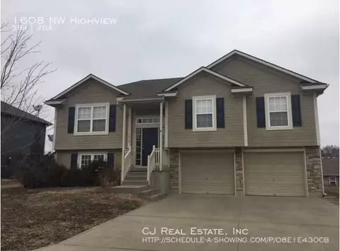 1608 NW High View Dr, Grain Valley, MO 64029