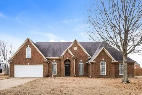 8359 Olivia Ln, Southaven, MS 38672