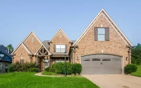 65 Ridgefield Dr, Oakland, TN 38060