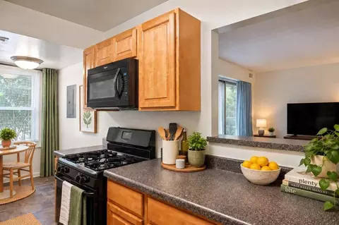 8246 Church Ln, Milford Mill, MD 21244 photo 4