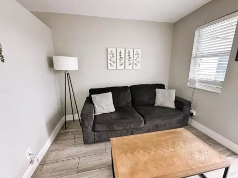 50 SE 12th St, Fort Lauderdale, FL 33316