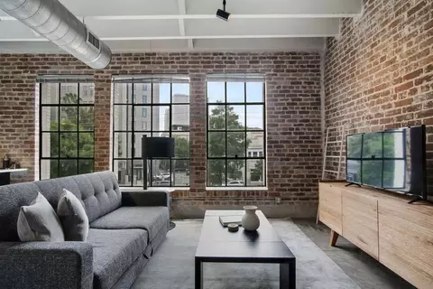 Howard Walk, New Orleans, LA 70115