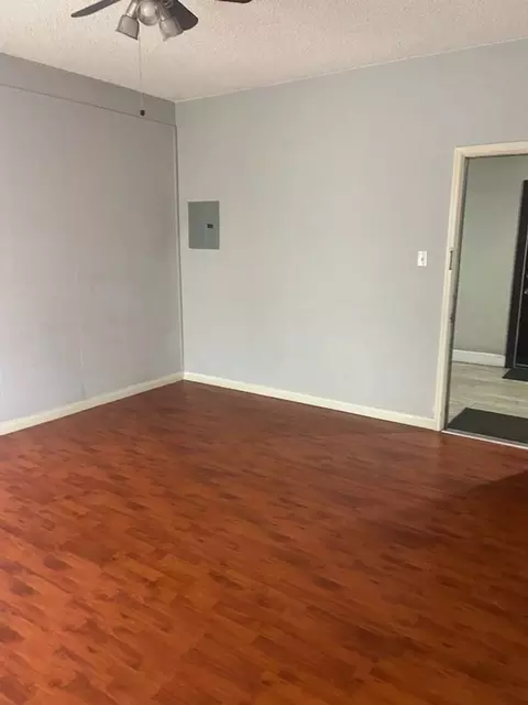 117 S Isabel St, Glendale, CA 91205
