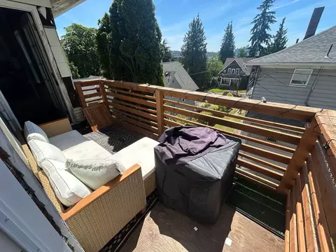 4110 Whitman Ave N, Seattle, WA 98103 photo 8