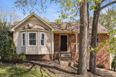 300 Scotts Creek Pl, Hermitage, TN 37076
