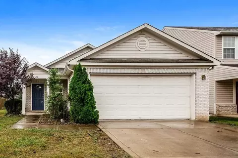 9723 Centennial Ct, Avon, IN 46123