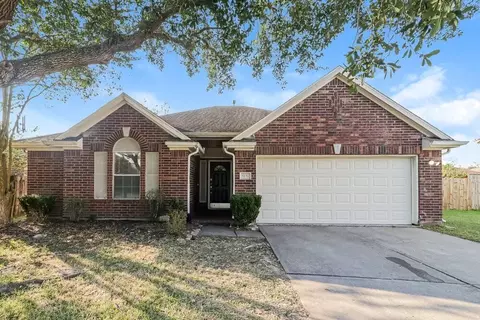 5139 Chase Park Cir, Bacliff, TX 77518