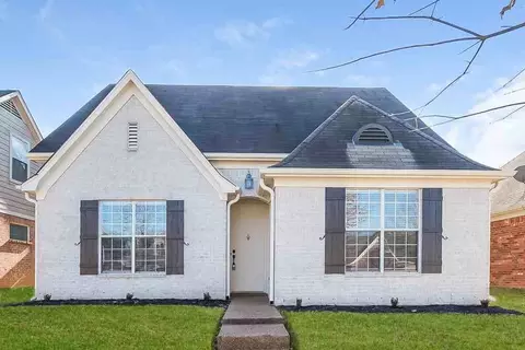 8725 Macon Rd, Cordova, TN 38018
