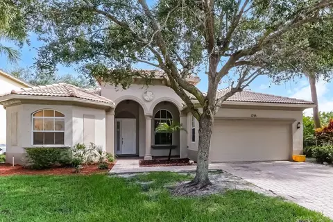 1755 Palisades Dr, Royal Palm Beach, FL 33411