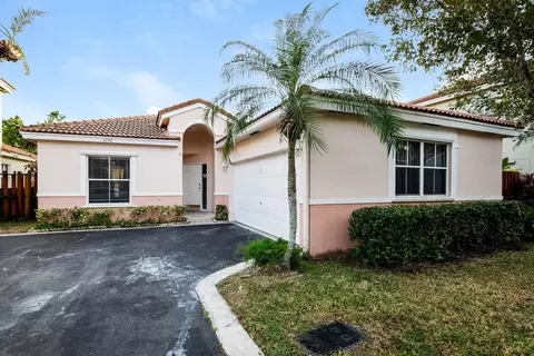 4792 NW 5th Pl, Coconut Creek, FL 33063