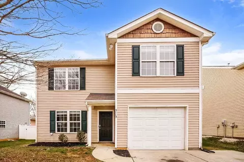 5113 Autumn Oak Dr, Charlotte, NC 28269