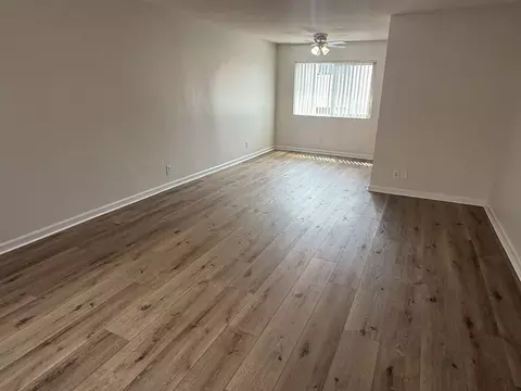 6126 Fulton Ave, Los Angeles, CA 91401