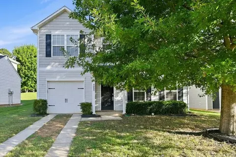 9009 Sharpes Cir, Charlotte, NC 28214
