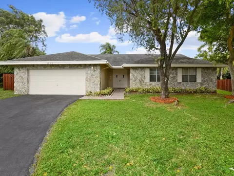 4462 NW 113th Ln, Coral Springs, FL 33065