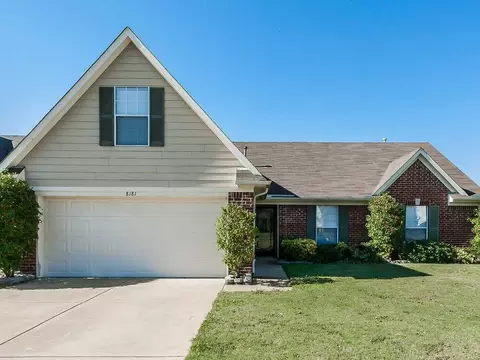 8181 Martin Dr, Southaven, MS 38671