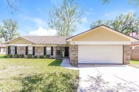 11690 Cherry Bark Dr W, Jacksonville, FL 32218