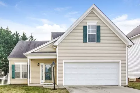 2716 Lead Crystal Ct, Raleigh, NC 27610