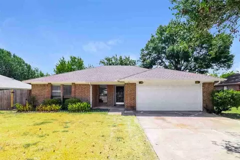 721 Owens Dr, Crowley, TX 76036