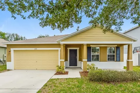 3728 Umbrella Ct, Tavares, FL 32778