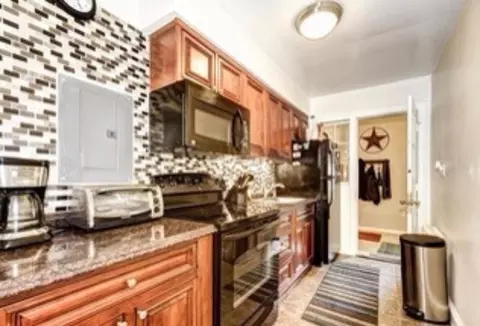 1245 Raum St NE #1, Washington, DC 20002