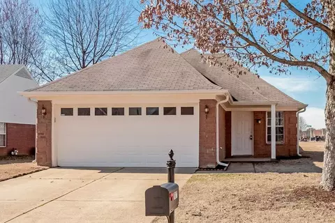 7677 Fox Hunt Dr E, Olive Branch, MS 38654