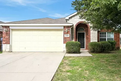 6229 Chalk Hollow Dr, Fort Worth, TX 76179