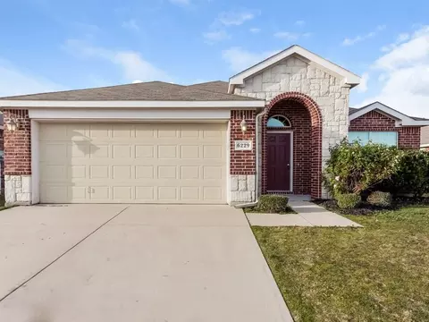 6229 Chalk Hollow Dr, Fort Worth, TX 76179