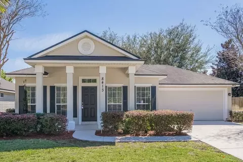 8413 Staplehurst Dr W, Jacksonville, FL 32244